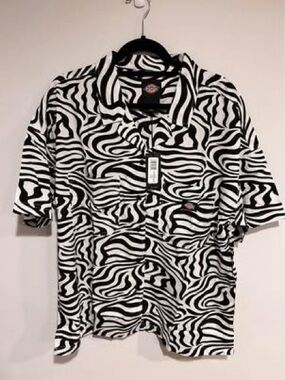 Dickies Black & White Zebra Print Button Up and Short Set Size Women’s Large